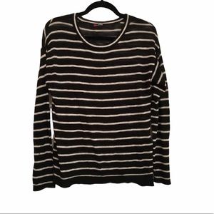 🖤5/$20 Black & White Knit Sweater